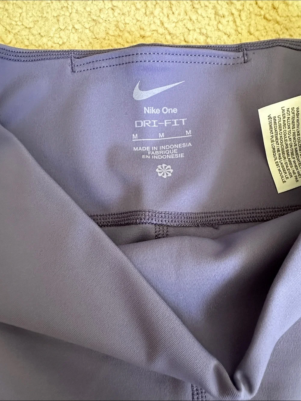 Brand New without tag Nike Girls Purple Performance Leggings